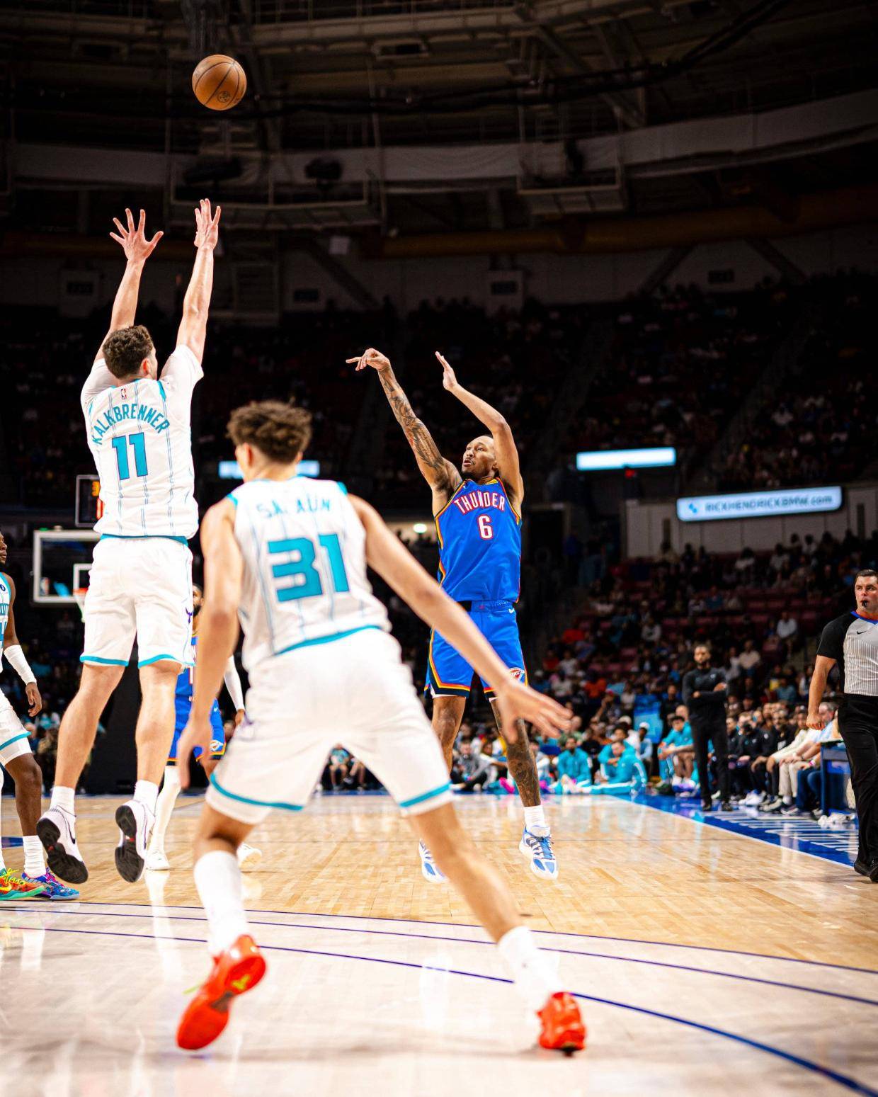 季前赛-威金斯23+6三球11分 雷霆主力缺阵大胜黄蜂